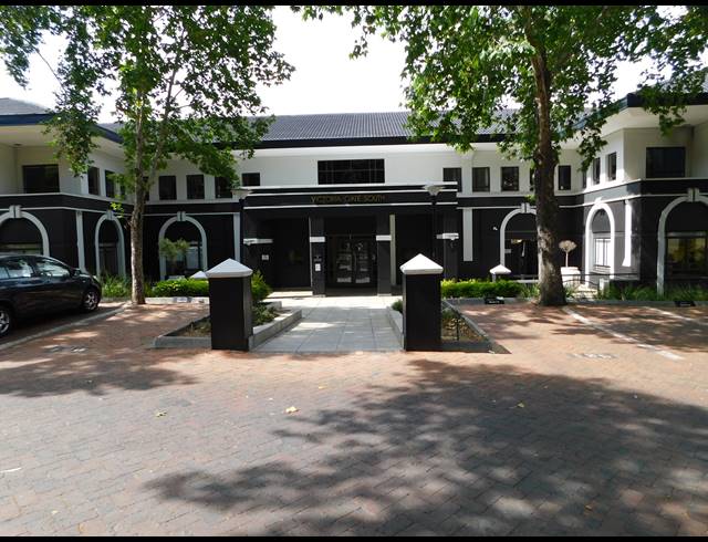 724M² OFFICE TO LET IN HYDE PARK